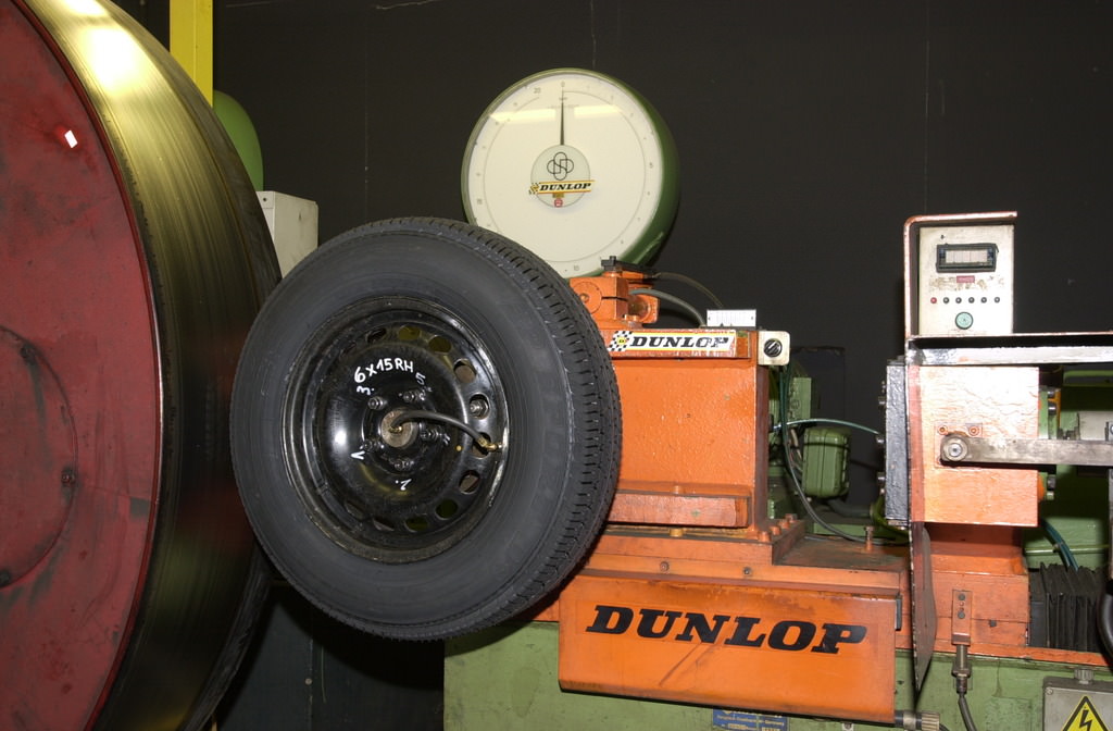 Mercedes-Benz Klasik  Otomobil Merkezi