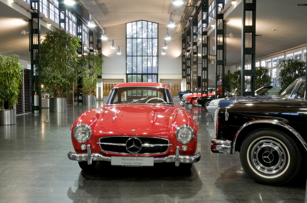 Mercedes-Benz Klasik  Otomobil Merkezi