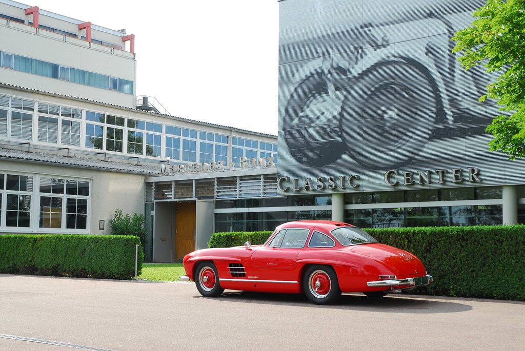 Mercedes-Benz Klasik  Otomobil Merkezi