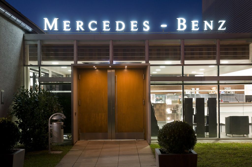 Mercedes-Benz Klasik  Otomobil Merkezi