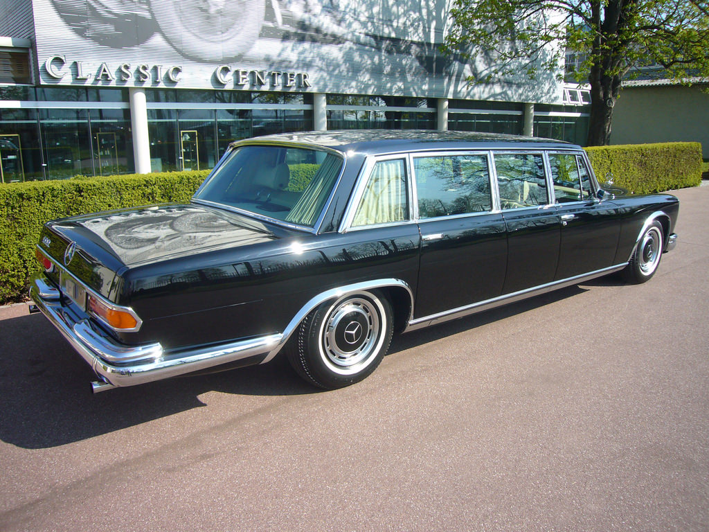 Mercedes-Benz Klasik  Otomobil Merkezi