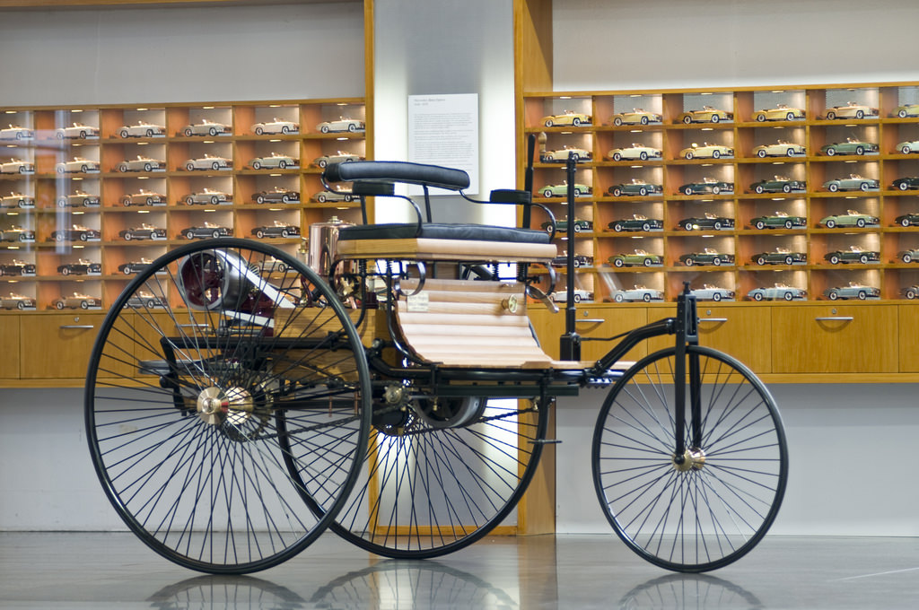 Mercedes-Benz Klasik  Otomobil Merkezi