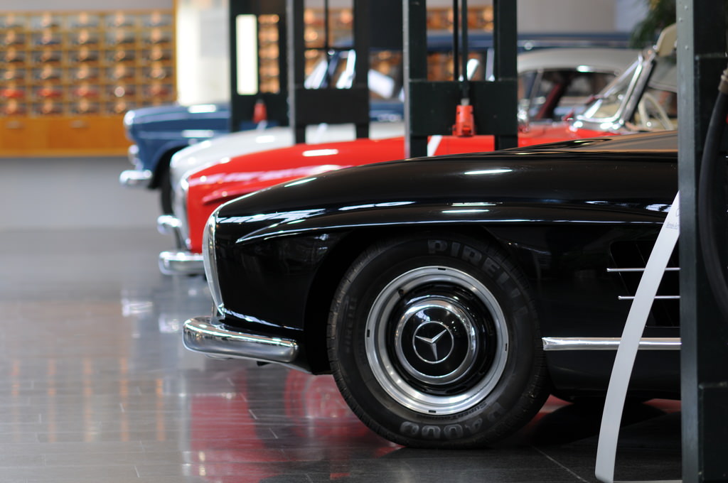 Mercedes-Benz Klasik  Otomobil Merkezi