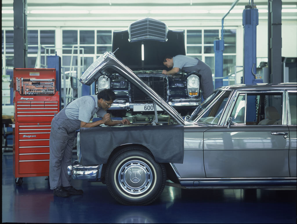 Mercedes-Benz Klasik  Otomobil Merkezi