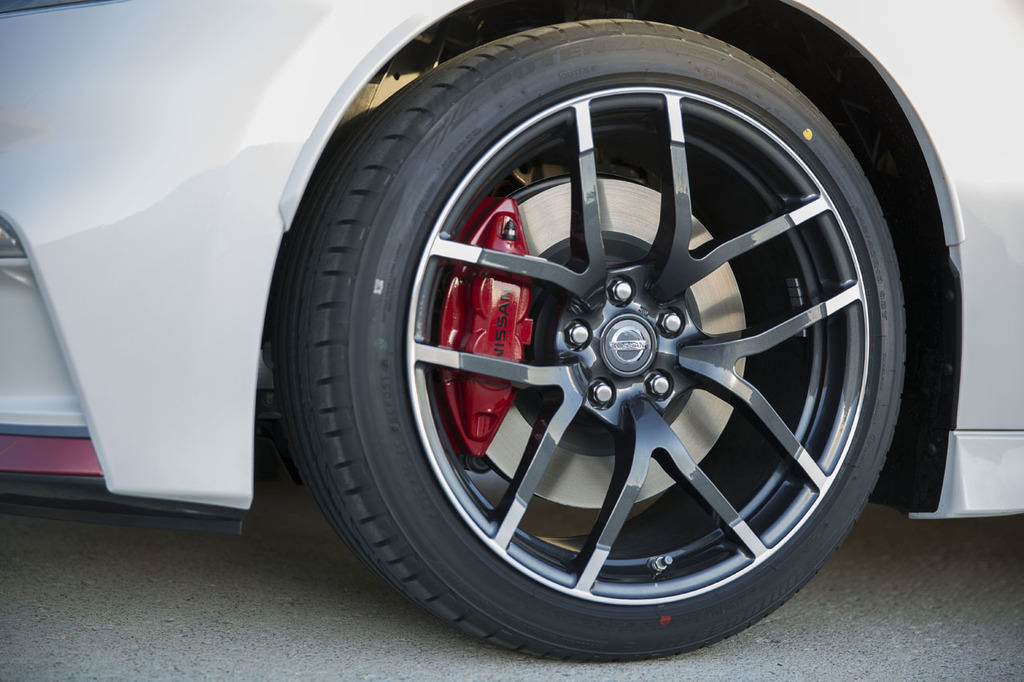 Nissan 370Z’yi Dopingledi