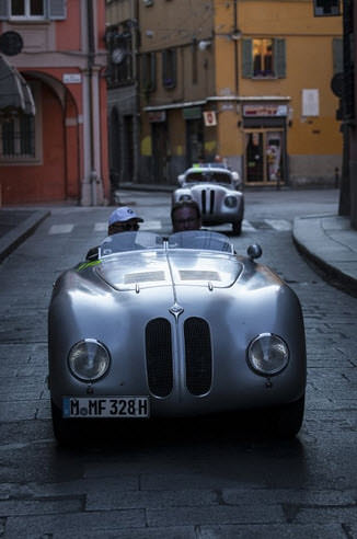 BMW'den Tarihi Mille Miglia Yarışlarına Yolculuk