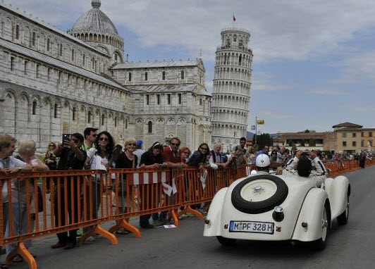 BMW'den Tarihi Mille Miglia Yarışlarına Yolculuk