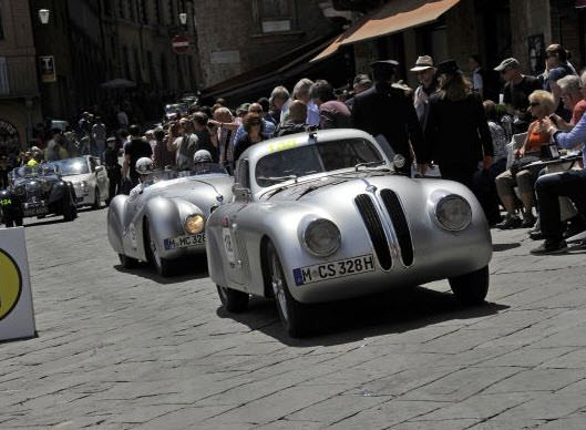 BMW'den Tarihi Mille Miglia Yarışlarına Yolculuk