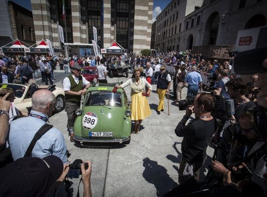 BMW'den Tarihi Mille Miglia Yarışlarına Yolculuk