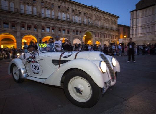 BMW'den Tarihi Mille Miglia Yarışlarına Yolculuk