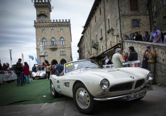 BMW'den Tarihi Mille Miglia Yarışlarına Yolculuk