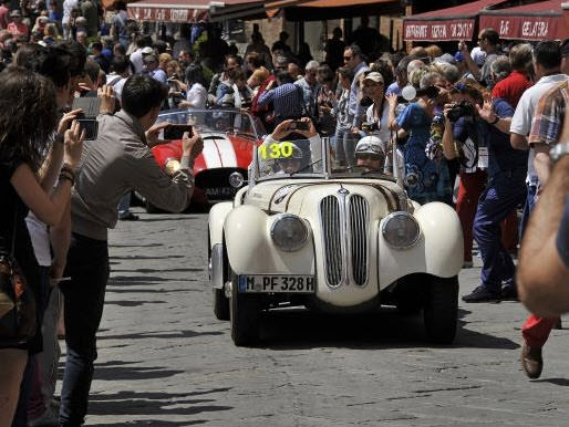 BMW'den Tarihi Mille Miglia Yarışlarına Yolculuk