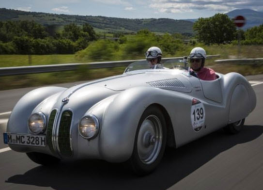 BMW'den Tarihi Mille Miglia Yarışlarına Yolculuk