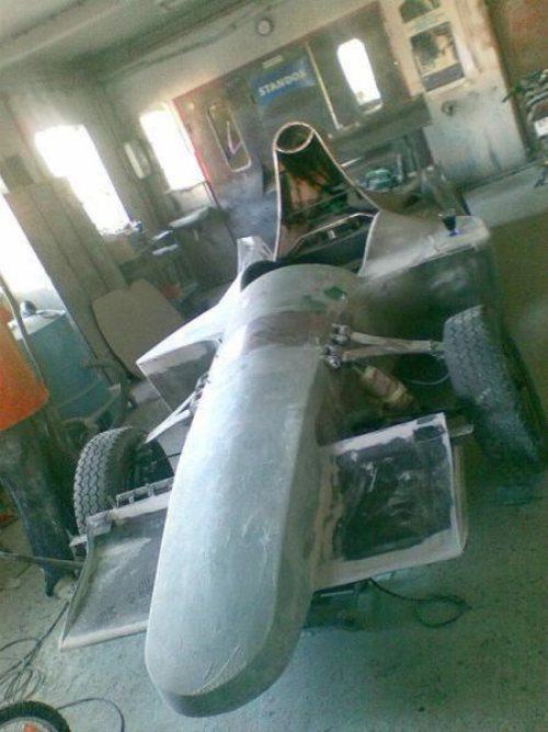 Kendine Formula1 Otomobili Yaptı