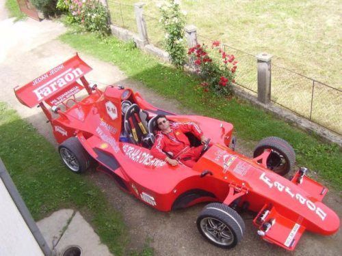 Kendine Formula1 Otomobili Yaptı