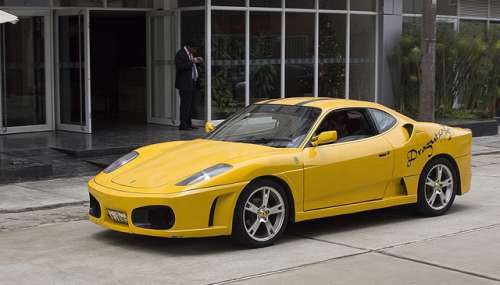 Bir De Sahteleri Var