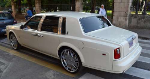 Bir De Sahteleri Var