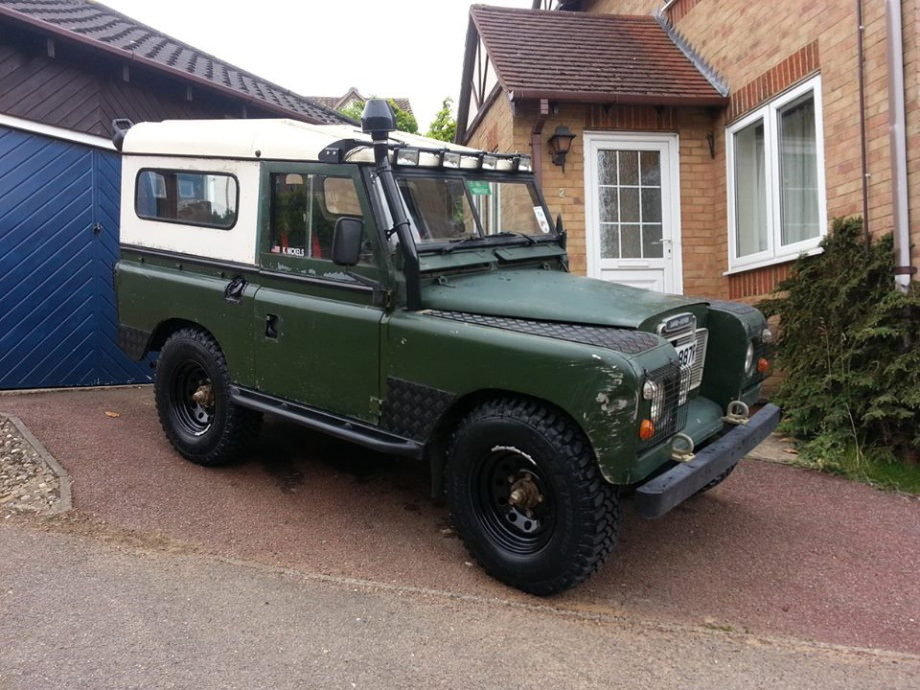 Yeşil Bir Otomobile Hiç Bu Kadar Yakışmamıştı