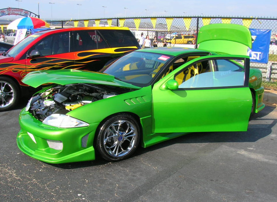 Yeşil Bir Otomobile Hiç Bu Kadar Yakışmamıştı