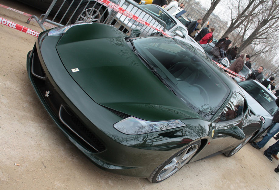 Yeşil Bir Otomobile Hiç Bu Kadar Yakışmamıştı