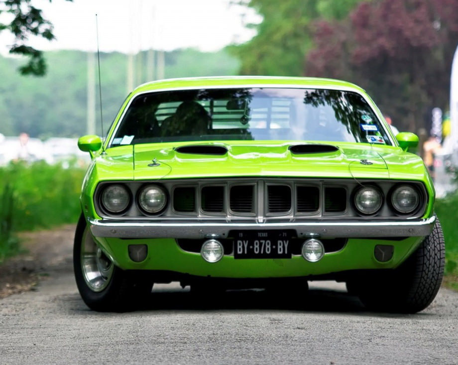 Yeşil Bir Otomobile Hiç Bu Kadar Yakışmamıştı