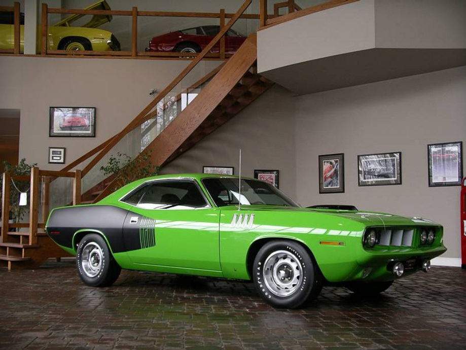 Yeşil Bir Otomobile Hiç Bu Kadar Yakışmamıştı