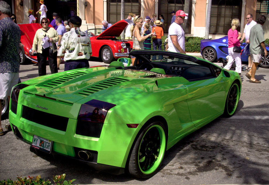 Yeşil Bir Otomobile Hiç Bu Kadar Yakışmamıştı