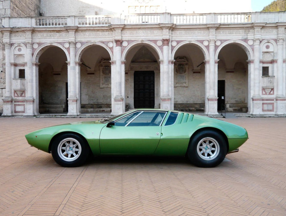 Yeşil Bir Otomobile Hiç Bu Kadar Yakışmamıştı