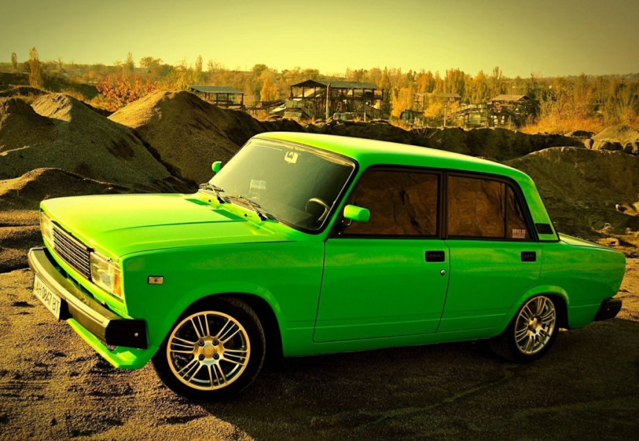 Yeşil Bir Otomobile Hiç Bu Kadar Yakışmamıştı