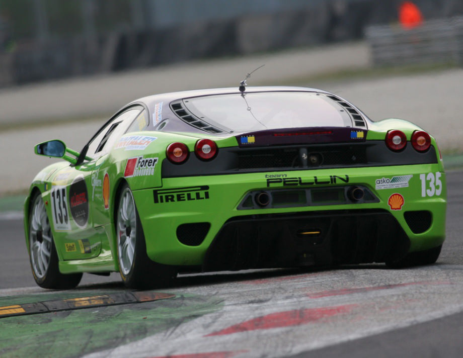 Yeşil Bir Otomobile Hiç Bu Kadar Yakışmamıştı