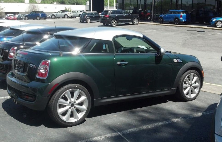 Yeşil Bir Otomobile Hiç Bu Kadar Yakışmamıştı