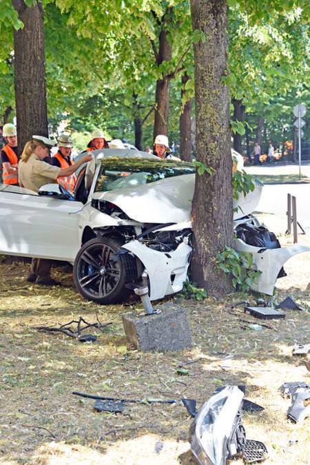 BMW M4'ün İnanılmaz Kazası