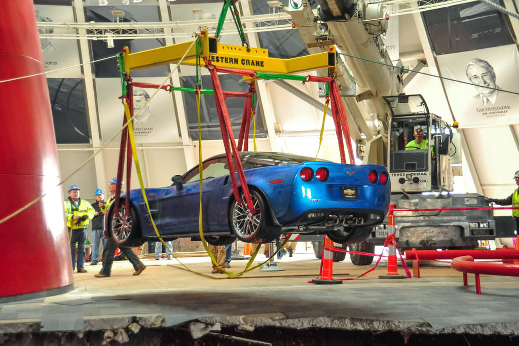 Corvette Müzesi Çöktü!