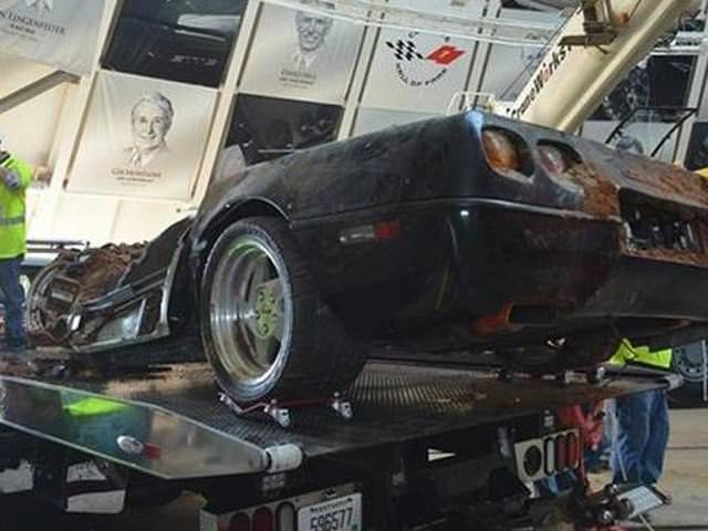 Corvette Müzesi Çöktü!