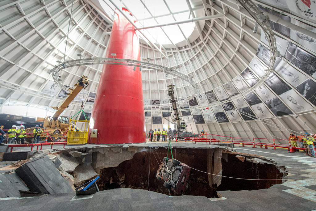 Corvette Müzesi Çöktü!