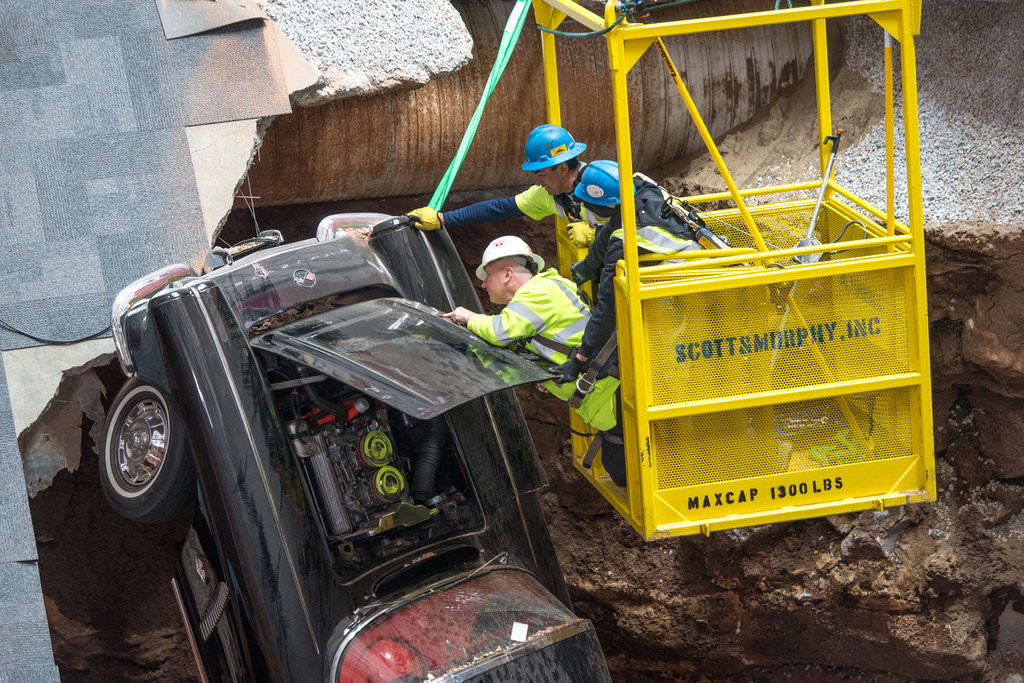 Corvette Müzesi Çöktü!