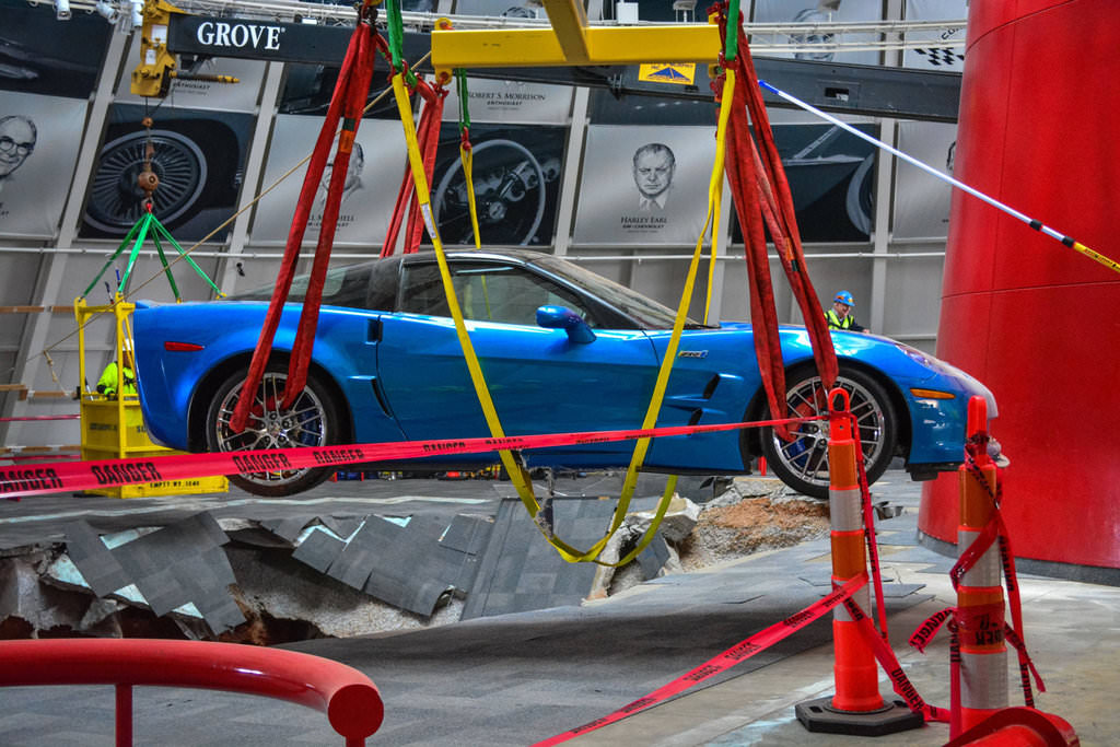 Corvette Müzesi Çöktü!