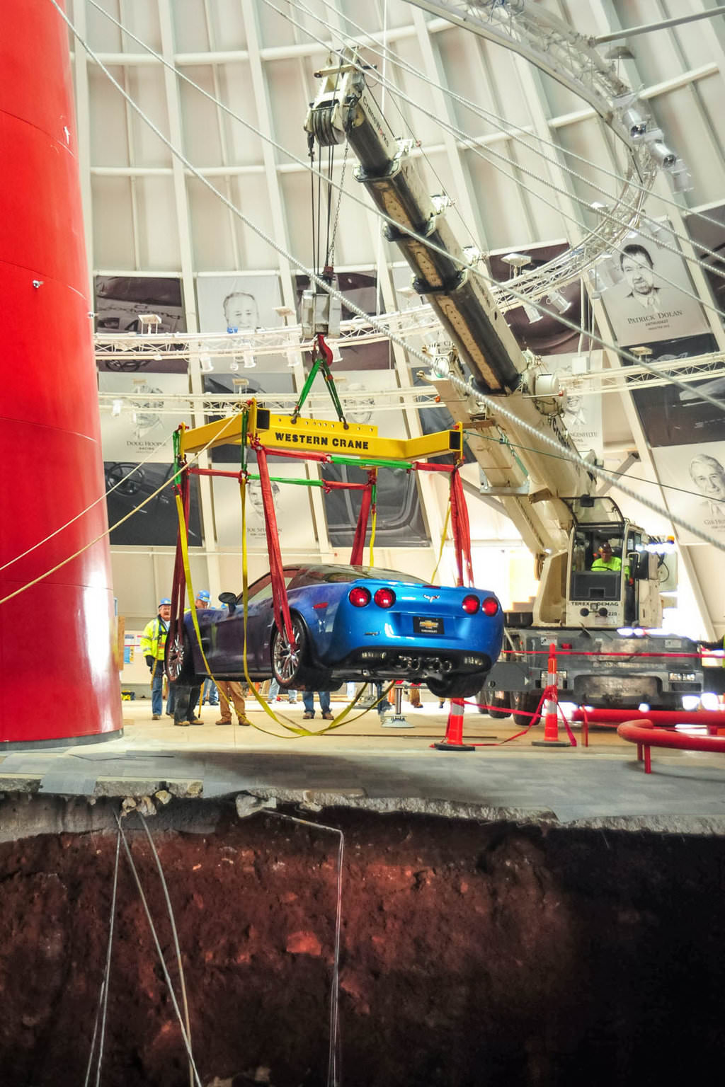 Corvette Müzesi Çöktü!