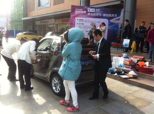 Aldığı Ayakkabılar Otomobile Sığmadı