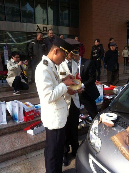 Aldığı Ayakkabılar Otomobile Sığmadı