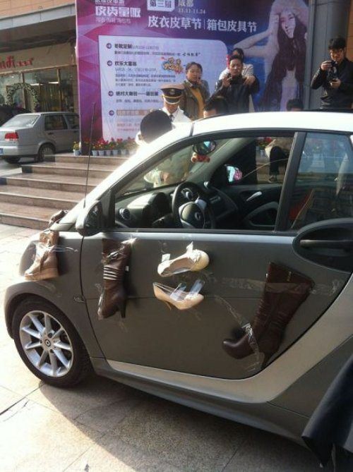 Aldığı Ayakkabılar Otomobile Sığmadı