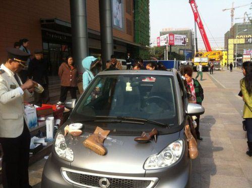 Aldığı Ayakkabılar Otomobile Sığmadı