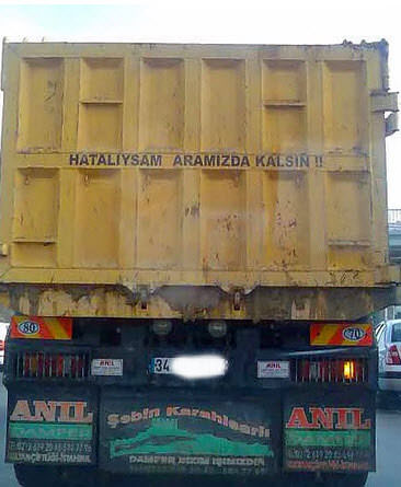 En Komik 10 "Hatalıysam Ara" Yazısı