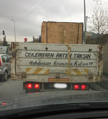 En Komik 10 "Hatalıysam Ara" Yazısı