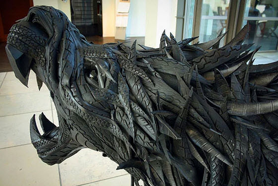 Eski Lastiklerden Heykel Yaptılar