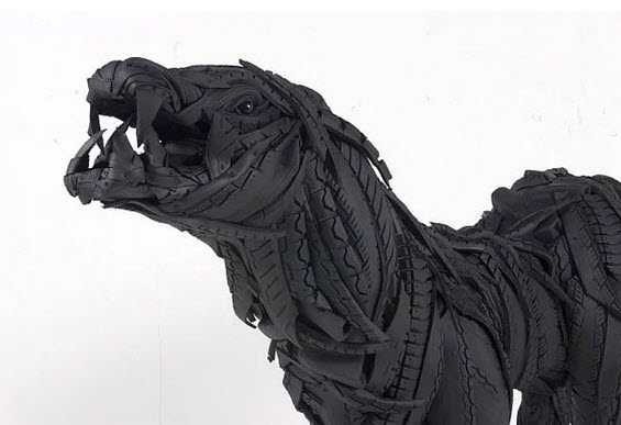 Eski Lastiklerden Heykel Yaptılar