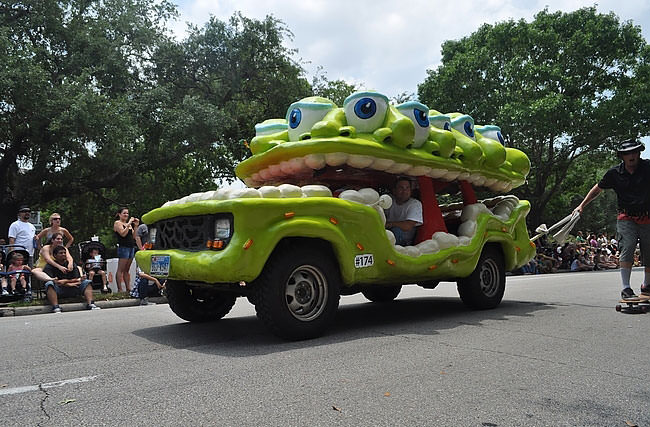 Ayağımı Yerden Kessin Yeter