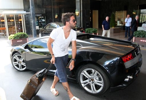 Fenerbahçe mi? Galatasaray mı?