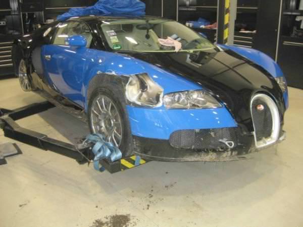 Kazalı Bugatti Satışta
