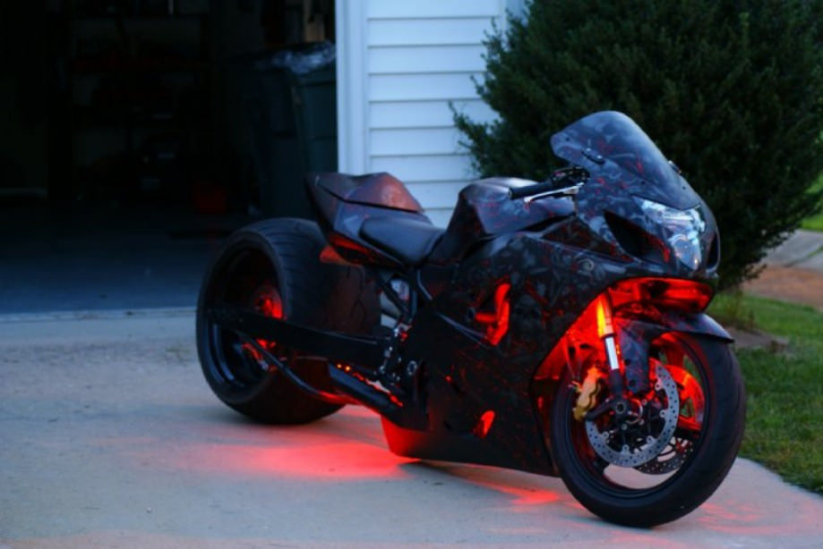 Modifiye Tutkunları ve Otomobilleri